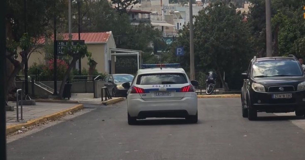 Στην Ευελπίδων η 72χρονη που λειτουργούσε το παράνομο γηροκομείο στους Αμπελόκηπους - Οδηγήθηκε στο Αυτόφωρο