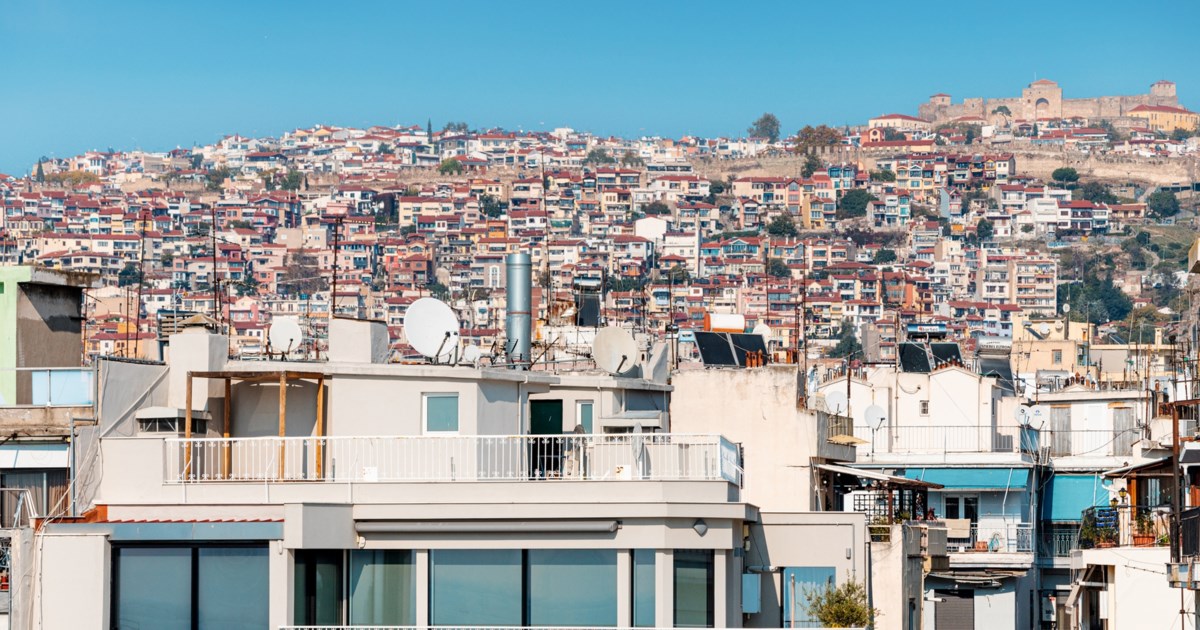 Προσφυγή των ξενοδόχων για το νέο τέλος σε εμπορικές επιχειρήσεις της Βούλας-Βάρης-Βουλιαγμένης