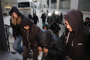 Σκάνδαλο ΟΠΕΚΕΠΕ: Ο λογιστής στην Κρήτη ξέπλυνε 700.000 ευρώ μέσω στοιχήματος - Η θυρίδα, οι οικοδομές και το Airbnb - εικόνα 2