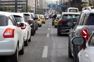 Σαφάρι της ΑΑΔΕ για ανασφάλιστα οχήματα, χωρίς ΚΤΕΟ και με απλήρωτα τέλη - Από 250 ως 30.000€ το πρόστιμο