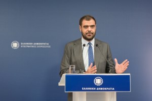 Μαρινάκης για στήριξη οικογένειας και "κουμπαρά": "Μαξιλάρι" για το αύριο των παιδιών μας