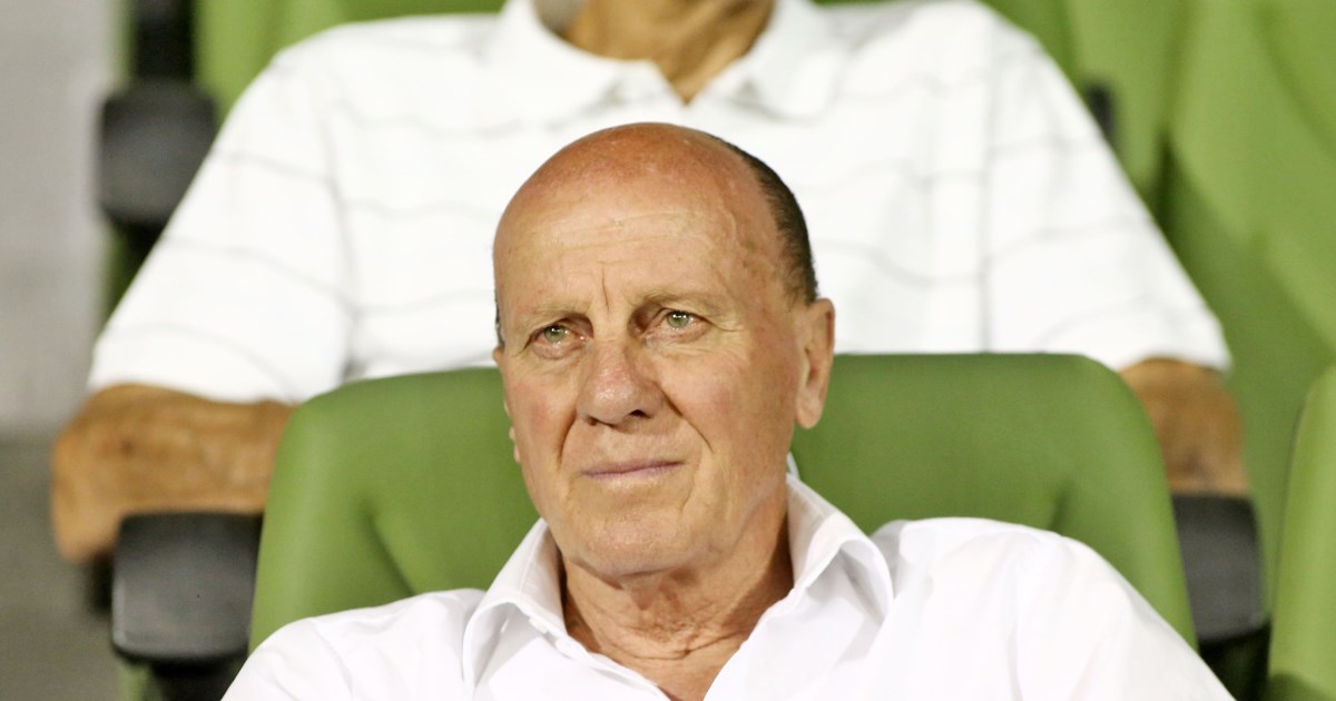 Με κλάματα αποχαιρετούν οι παλαίμαχοι τον Μίμη Δομάζο: Ήταν αρχηγός με τα όλα του - Πρότυπο στο ποδόσφαιρο και στη ζωή - εικόνα 3