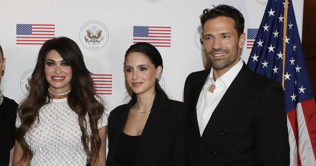 Στο υπουργείο Παιδείας η Γκίλφοϊλ: Η συνάντηση με Ζαχαράκη και η ξενάγηση στον παιδικό σταθμό [βίντεο]