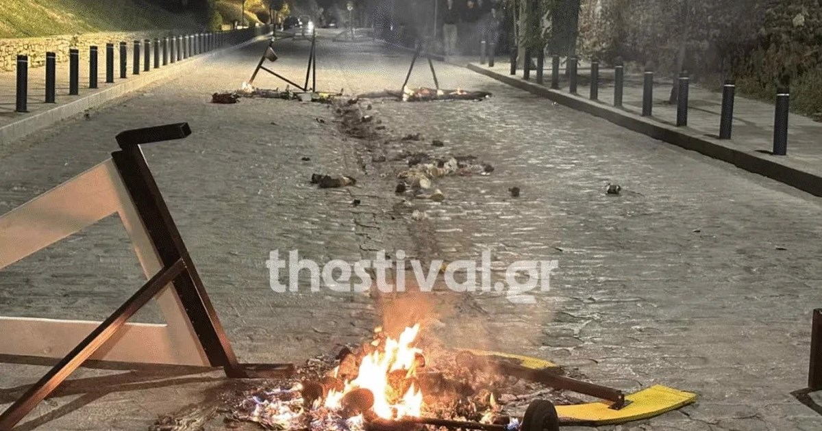 Τροχαίο στη Θεσσαλονίκη: Ταξί συγκρούστηκε με μοτοσικλέτα όπου επέβαιναν αστυνομικοί - Αναζητείται ο οδηγός