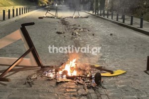 Τροχαίο στη Θεσσαλονίκη: Ταξί συγκρούστηκε με μοτοσικλέτα όπου επέβαιναν αστυνομικοί - Αναζητείται ο οδηγός