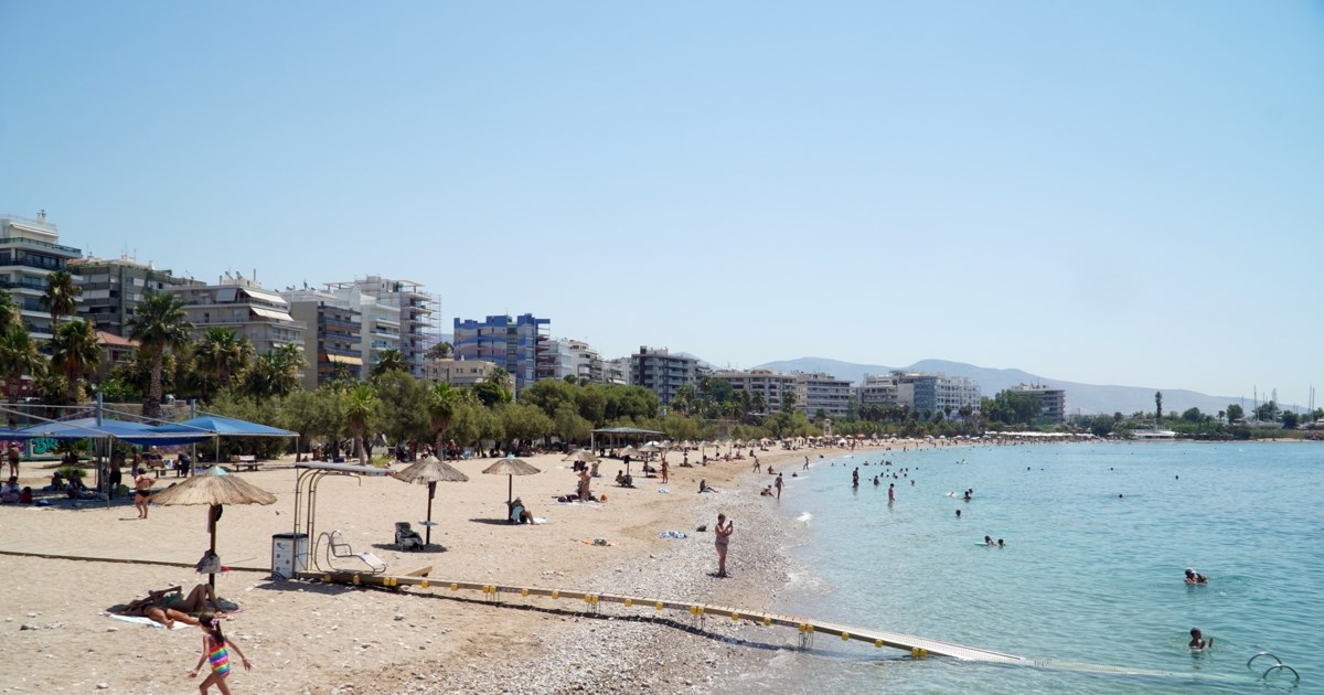 Θρίλερ με το νεκρό κοριτσάκι στο Παλαιό Φάληρο: Φωτογραφία - ντοκουμέντο δείχνει άγνωστη γυναίκα να σπρώχνει καροτσάκι - εικόνα 2