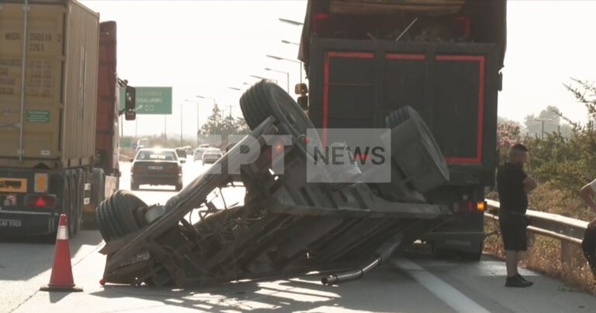 Θεσσαλονίκη: Ακινητοποιήθηκε τρένο - Έβγαιναν καπνοί από τα κλιματιστικά