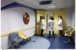 Πατήσια: Στο Αυτόφωρο ο 27χρονος πατέρας που κάπνιζε ναρκωτικά δίπλα από την ενός έτους κορούλα του