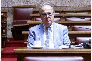 Νέος βουλευτής της Νίκης ο Αθανάσιος Ρακοβαλής - Διαψεύδει ο Αποστολάκης ότι παραιτήθηκε για λόγους υγείας