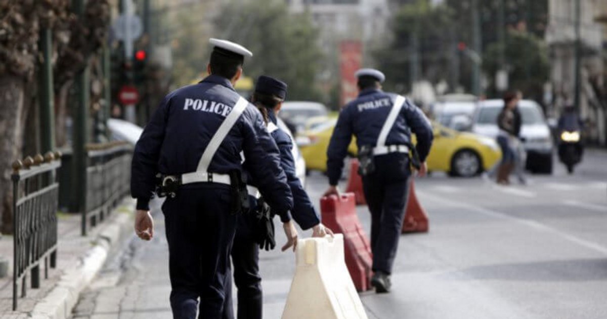 Πτώση δέντρων στην εθνική οδό Αθηνών-Κορίνθου - Προβλήματα στο ύψος του Ασπροπύργου