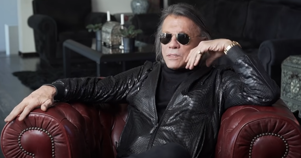 Ο Σάκης Ρουβάς έκλεισε τα 53 και γιόρτασε τα γενέθλιά του με Έλενα Παπαρίζου και Πάνο Μουζουράκη [εικόνες - βίντεο] - εικόνα 7