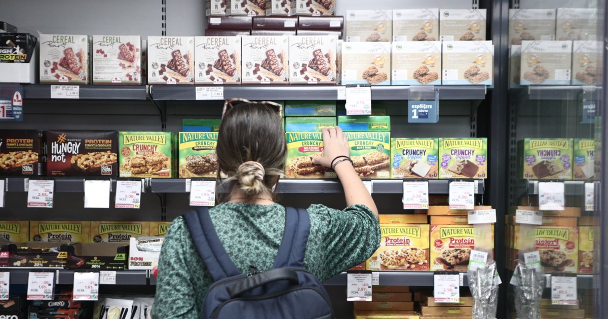 Αντίστροφη μέτρηση για τα εορταστικά καλάθια - Ποια προϊόντα θα περιλαμβάνουν