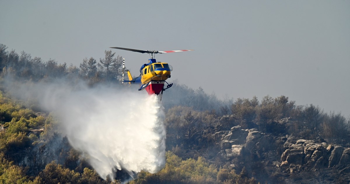 Αθήνα: Φωτιά σε υπόγειο καταστήματος με ελαστικά - Διακοπή κυκλοφορίας στη Μιχαλακοπούλου [βίντεο]