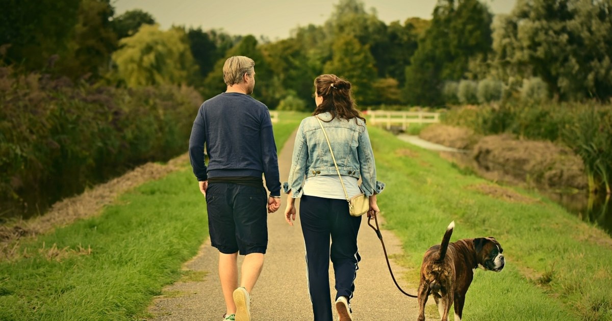 Σύνταγμα: Γέμισε αφρούς το συντριβάνι της πλατείας - Μικρά παιδιά διασκέδασαν με τις σαπουνάδες [βίντεο]