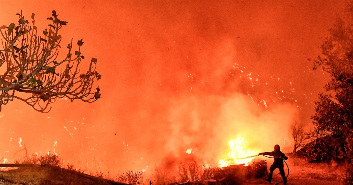 Βασίλης Κικίλιας: Συλλυπητήρια στις οικογένειες των δύο νεκρών από τη φωτιά στο Ξυλόκαστρο