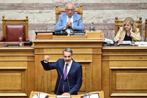 Μπαίνει "κόφτης" στο χρόνο ομιλιών στη Βουλή - Αυτές είναι οι αλλαγές στον Κανονισμό