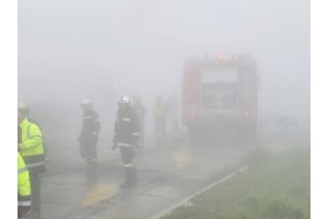 "Μίλησαν" τα βίντεο της Εγνατίας για το τροχαίο: Κανείς δεν έκανε όπισθεν - Το φορτηγό παρέσυρε με ταχύτητα τα δύο ΙΧ - εικόνα 6