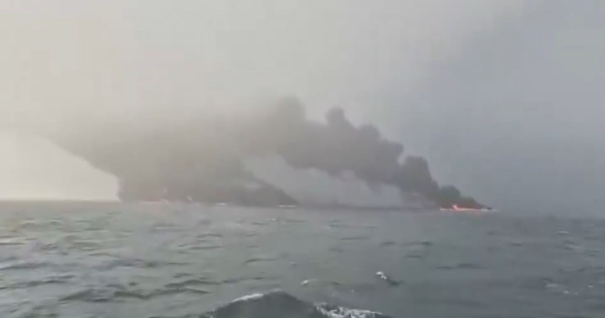 Βρετανία: Πελώριες φλόγες, τραυματίες και θαλάσσια ρύπανση από τη σύγκρουση του δεξαμενόπλοιου με το φορτηγό πλοίο [βίντεο]