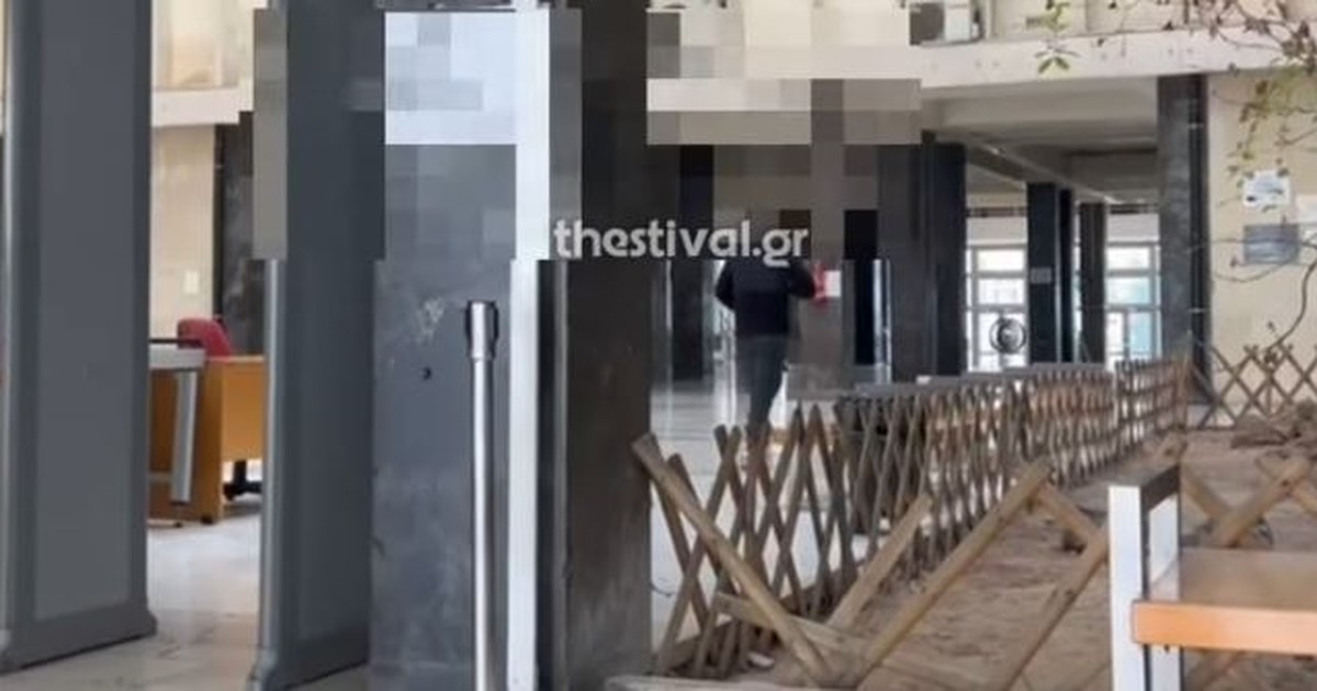 Θεσσαλονίκη: "Τον μαχαίρωσε στην καρδιά, δεν ήταν σε άμυνα", λένε από την πλευρά της οικογένειας του 20χρονου