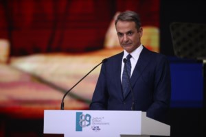 Αντιπολίτευση: Σφοδρή κριτική για τα μέτρα που ανακοίνωσε ο πρωθυπουργός στη ΔΕΘ