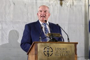 Κυβερνητικά στελέχη: "Δηλώσεις της αντιπολίτευσης περί μη εμπιστοσύνης στη δικαιοσύνη καθιστούν επίκαιρες τις επισημάνσεις Καραμανλή"