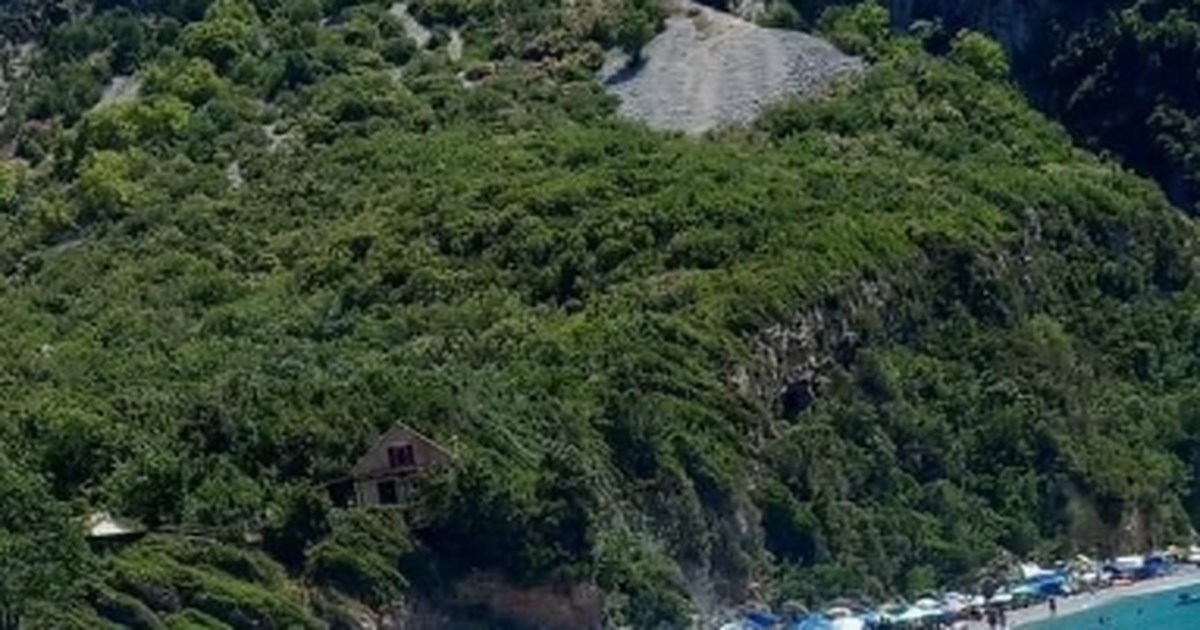 Εύβοια: "Βροχή" τα πρόστιμα για τις σκηνές που "έπνιξαν' την παραλία Ψάθα - Δεν πτοήθηκαν οι κατασκηνωτές