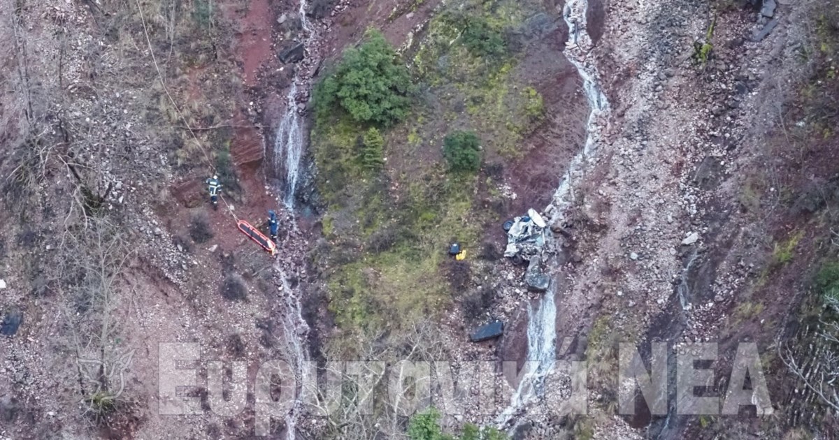 Τροχαίο στην Εύβοια: Αυτοκίνητο εγκλωβίστηκε στις εκβολές του ποταμού Ξηριά - εικόνα 2