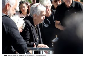 Γιώργος Μαζωνάκης: "Ήταν τρεις μήνες σε κλινική στην Αγγλία - Δεν ήταν ευτυχισμένος. Κάθε άλλο θα έλεγα"