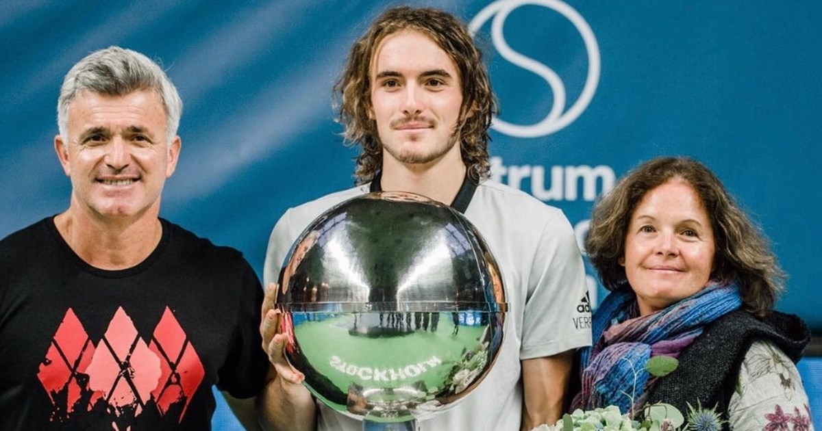 Τσιτσιπάς: "Κάθε φορά που ήθελε να απολύσει τον πατέρα του, η μητέρα του τον γέμιζε ενοχές" - Τι αποκαλύπτει η "L' Equipe" - εικόνα 4