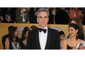 Ο Ντάνιελ Ντέι-Λιούις στην Αθήνα για την πρεμιέρα της ταινίας "Ανεμώνη": "Δεν είμαι ερημίτης"