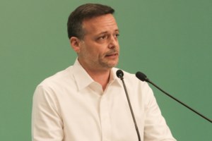 Κόντρα Σκέρτσου - Δούκα: "Αντί να τρέχει σε περιοδείες, να καθαρίσει τα φρεάτια" - "Η Μαρασλή δεν έχει φρεάτια"