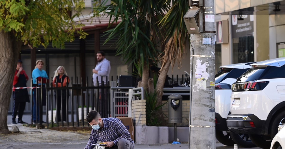 Τουρκική μαφία: Η στιγμή που αστυνομικοί κάνουν έφοδο σε διαμέρισμα - Εντόπισαν βαλίτσα γεμάτη με όπλα