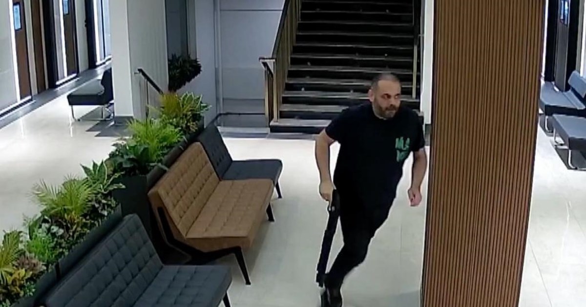 Τραγωδία στην Ιταλία: Άνδρας σκότωσε τη γυναίκα του με πέτρα - Νεκρός και ο 16χρονος γιος, σε σοβαρή κατάσταση η κόρη