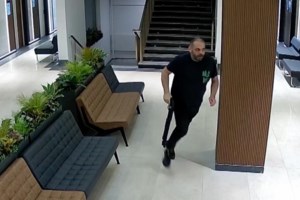 Τραγωδία στην Ιταλία: Άνδρας σκότωσε τη γυναίκα του με πέτρα - Νεκρός και ο 16χρονος γιος, σε σοβαρή κατάσταση η κόρη