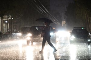 Κακοκαιρία: Πώς θα λειτουργήσει την Τετάρτη το Δημόσιο - Δικαιολογημένες απουσίες και τηλεργασία