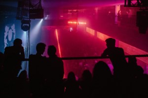 Αύριο απολογείται η 44χρονη DJ για το ναρκω-πάρτι στα Καλύβια - "Ήταν για προσωπική χρήση" είπαν οι πέντε στον ανακριτή