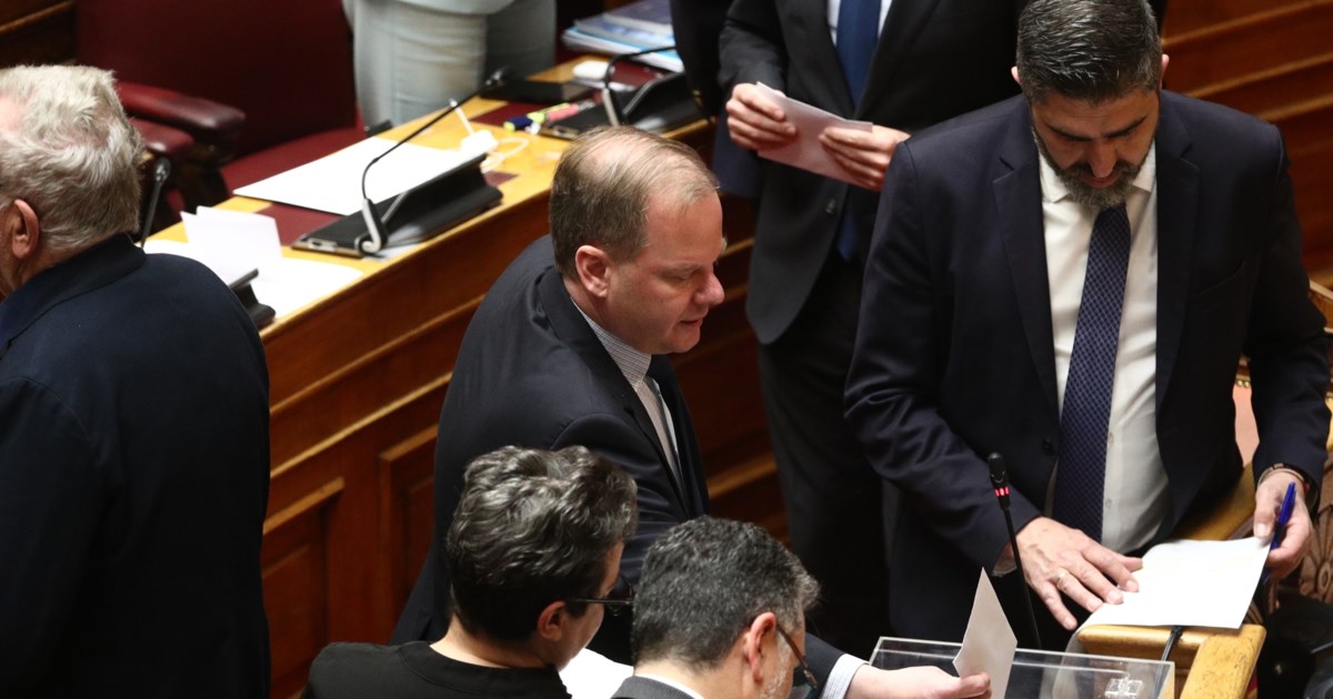 Τραγωδία στα Τέμπη: Αυτά είναι τα ψηφοδέλτια για Καραμανλή και Σπίρτζη - Αύριο η ψηφοφορία για την Προανακριτική - εικόνα 4