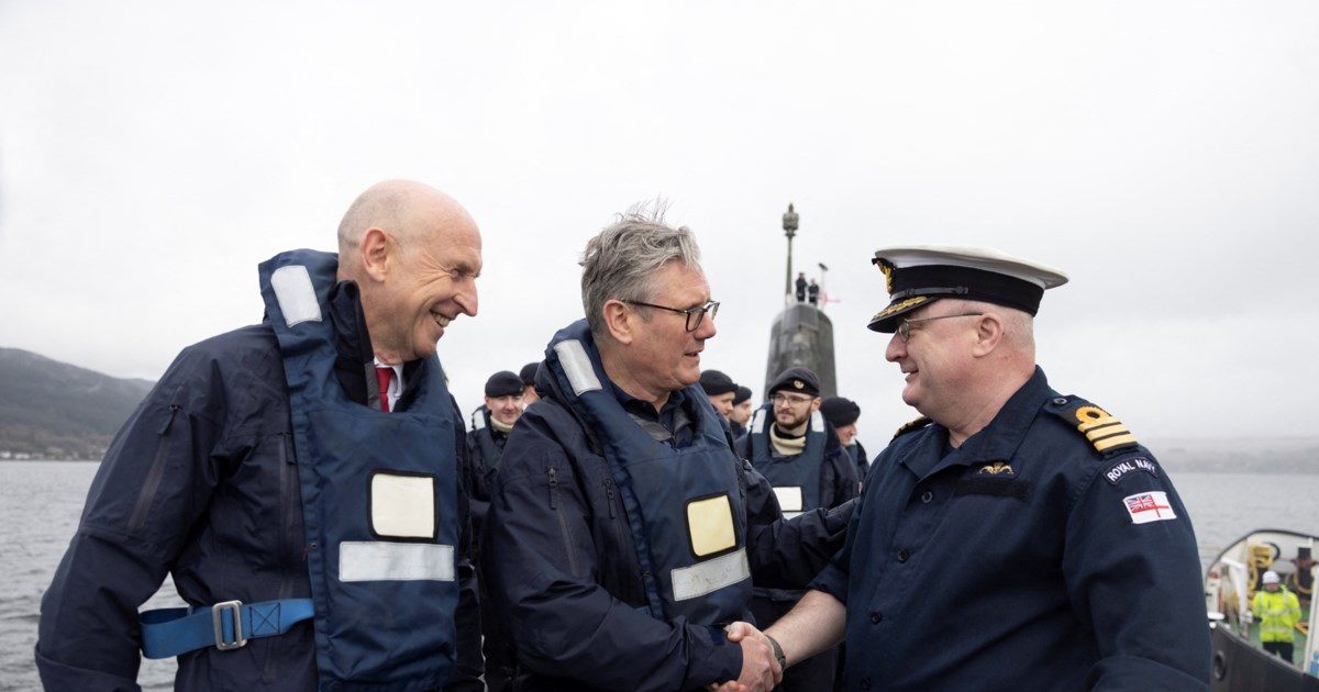 POLITICO: Βρετανοί δύτες προετοιμάζονται για επιχειρήσεις εκκαθάρισης ναρκοπεδίων στο Στενό του Ορμούζ