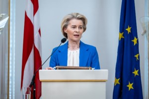 Ρουμπινί: Αναγκασμένη η Ευρώπη να συνθηκολογήσει με τον Ντόναλντ Τραμπ - Θα εφαρμοστούν δασμοί 10%