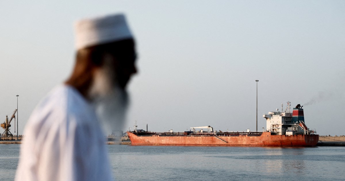 Aρχηγός Ναυτικού Ιράν: "Γελοία" η απειλή Τραμπ να αποκλείσει τα Στενά του Ορμούζ