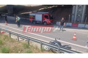 Τροχαίο στην Πάτρα: Δεν έδωσε απαντήσεις η κάμερα στο κράνος του 52χρονου - Λουλούδια στο σημείο του δυστυχήματος - εικόνα 5