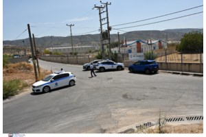 Ασπρόπυργος: Βίντεο-ντοκουμέντο από ληστεία σε συνεργείο αυτοκινήτων – Έκοψαν με τροχό σιδερένια πόρτα - εικόνα 2