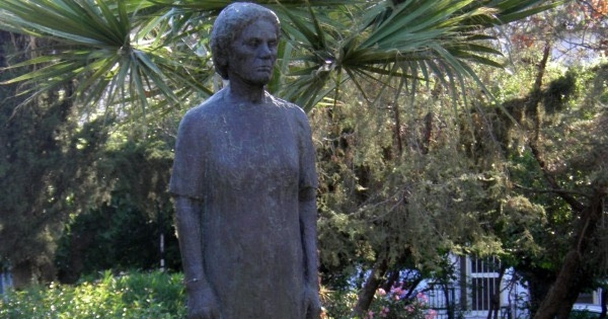 Λαμία: Η στιγμή που ζευγάρι υπεράνω υποψίας κλέβει κατάστημα οπτικών [βίντεο]