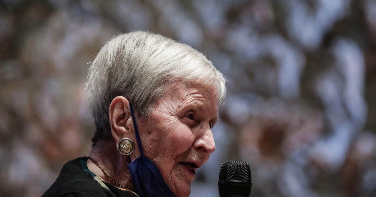 Ελένη Γλύκατζη - Αρβελέρ: Πώς απάντησε στο ερώτημα "Ποιοι νομίζουμε ότι είμαστε" - Οι υπερήφανοι αδικημένοι