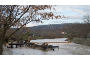 "Φούσκωσε" ο Λούρος από τις βροχοπτώσεις: Καλλιέργειες "βυθίστηκαν" στο νερό, ο κάμπος έχει μετατραπεί σε λίμνη - εικόνα 3