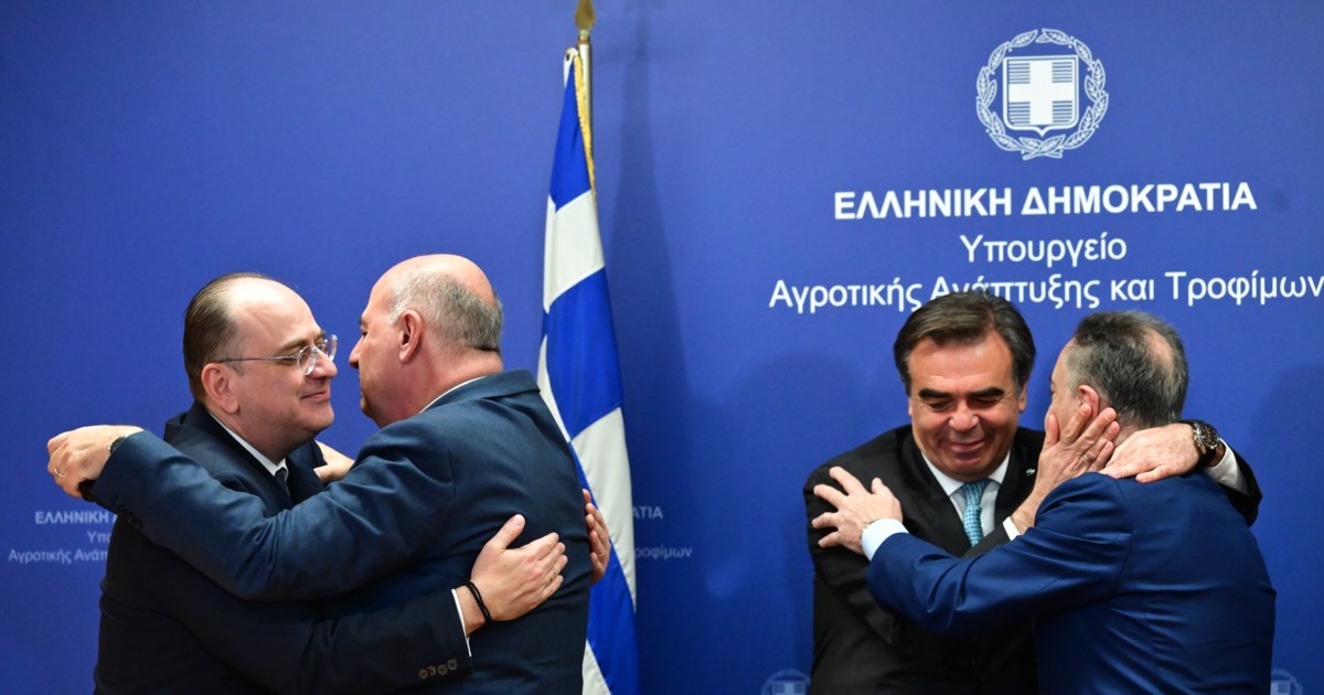 Παράδοση Τσιάρα σε Σχοινά: Θα σηκώσω κάθε πέτρα για να ακουστεί η φωνή της ελληνικής γεωργίας, είπε ο νέος υπουργός