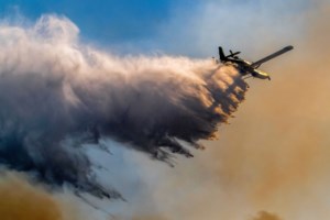 Φωτιά στην Αγορά Θεσπρωτίας - Σηκώθηκαν 3 εναέρια