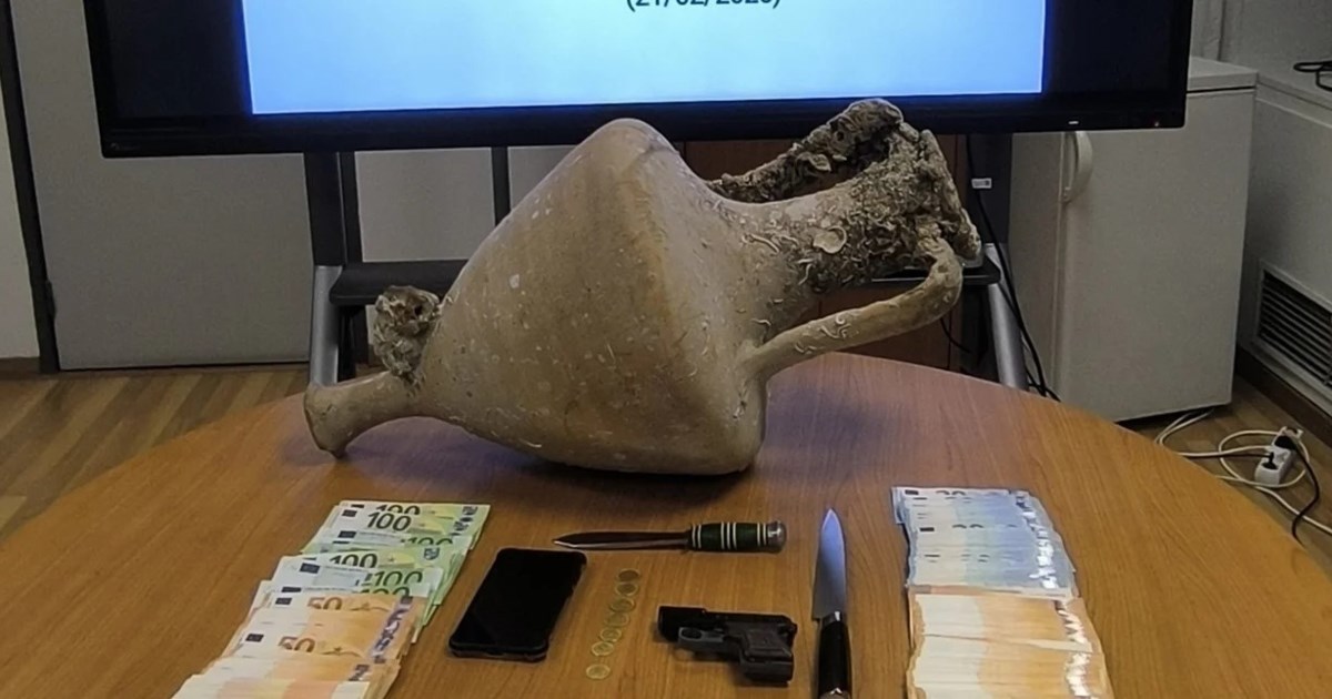 Άλιμος: 53χρονος συνελήφθη για παράνομη κατοχή πέντε αμφορέων του 5ου αιώνα π.Χ. [βίντεο]