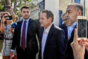 Λύτρας: "Ακούστηκαν υπερβολές, γελάει ο κόσμος" - Τι λέει για τα μπουζούκια, τα λεφτά στο σπίτι του και το παιδί του - εικόνα 5