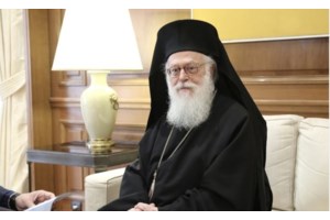 Αρχιεπίσκοπος Αναστάσιος: Αποτυγχάνουν οι προσπάθειες των γιατρών να τον αφυπνίσουν - Παραμένει διασωληνωμένος